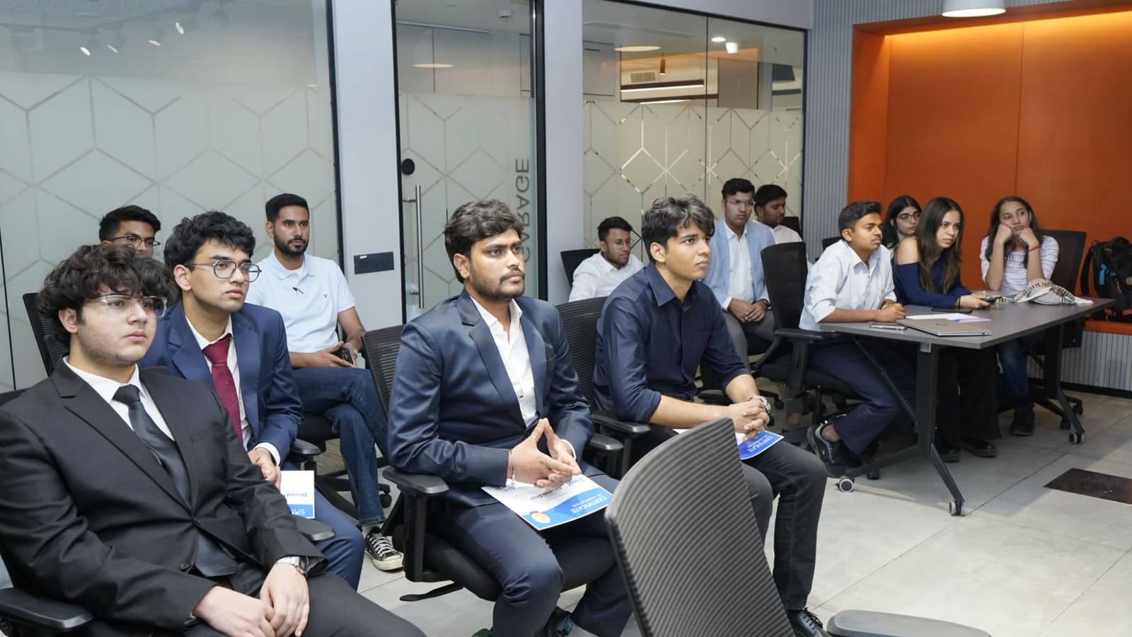 A Divuzl session in progress, with participants receiving their certificates